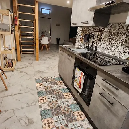 아파트 Chimera House